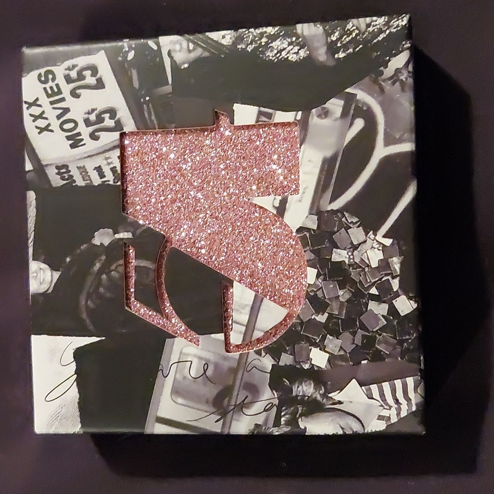 Assorted Makeup - Picture 8 of 10